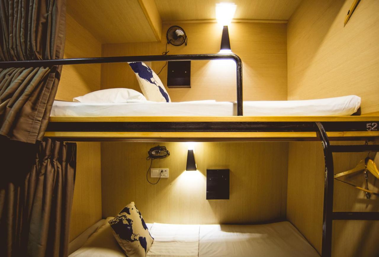 קמרון היילנדס Traveller Bunker Hostel מראה חיצוני תמונה