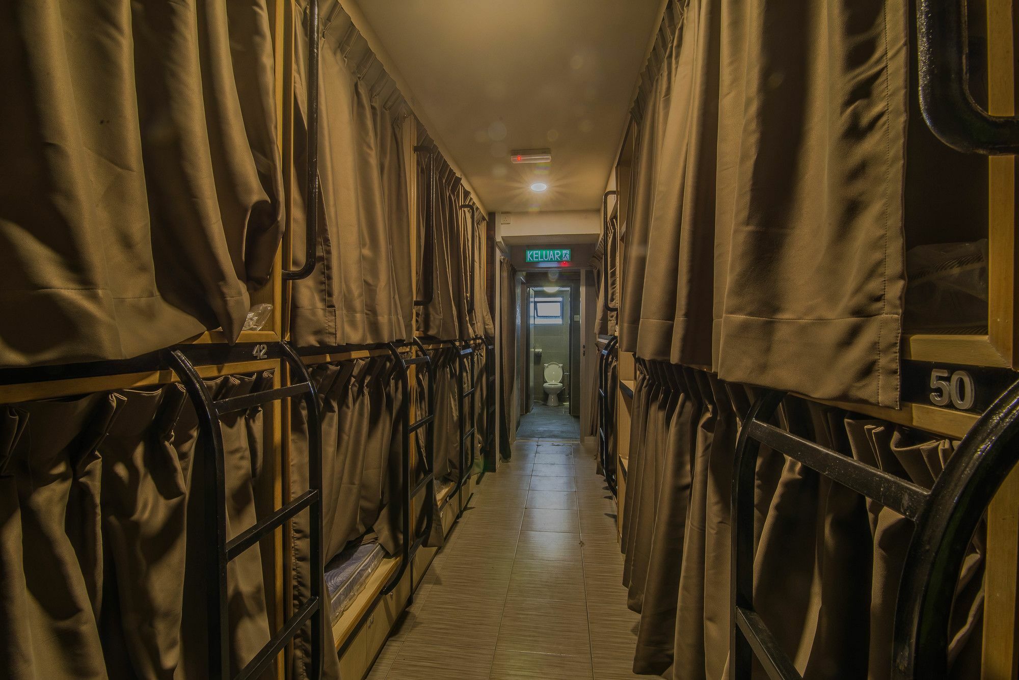 קמרון היילנדס Traveller Bunker Hostel מראה חיצוני תמונה